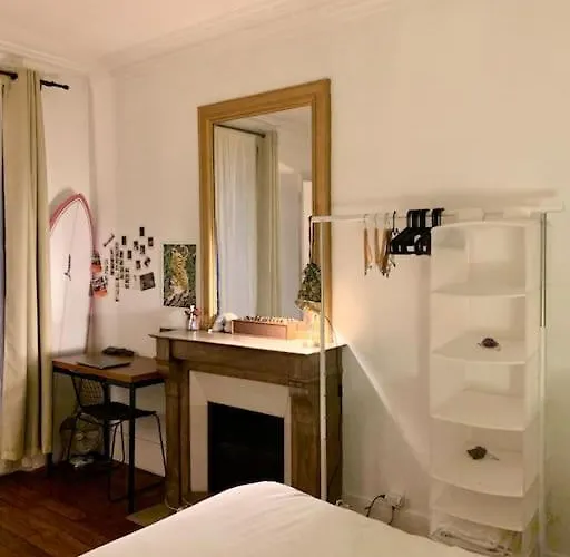 Full House Canal Saint-martin パリ